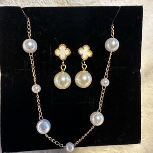 Elegant Gold and Pearl Jewelry Set